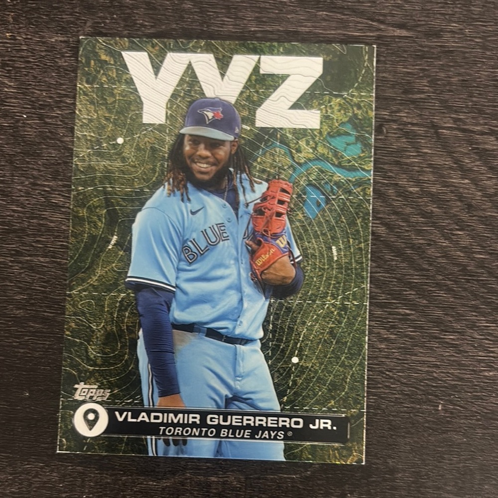 Topps Blue and Red Baseball Card